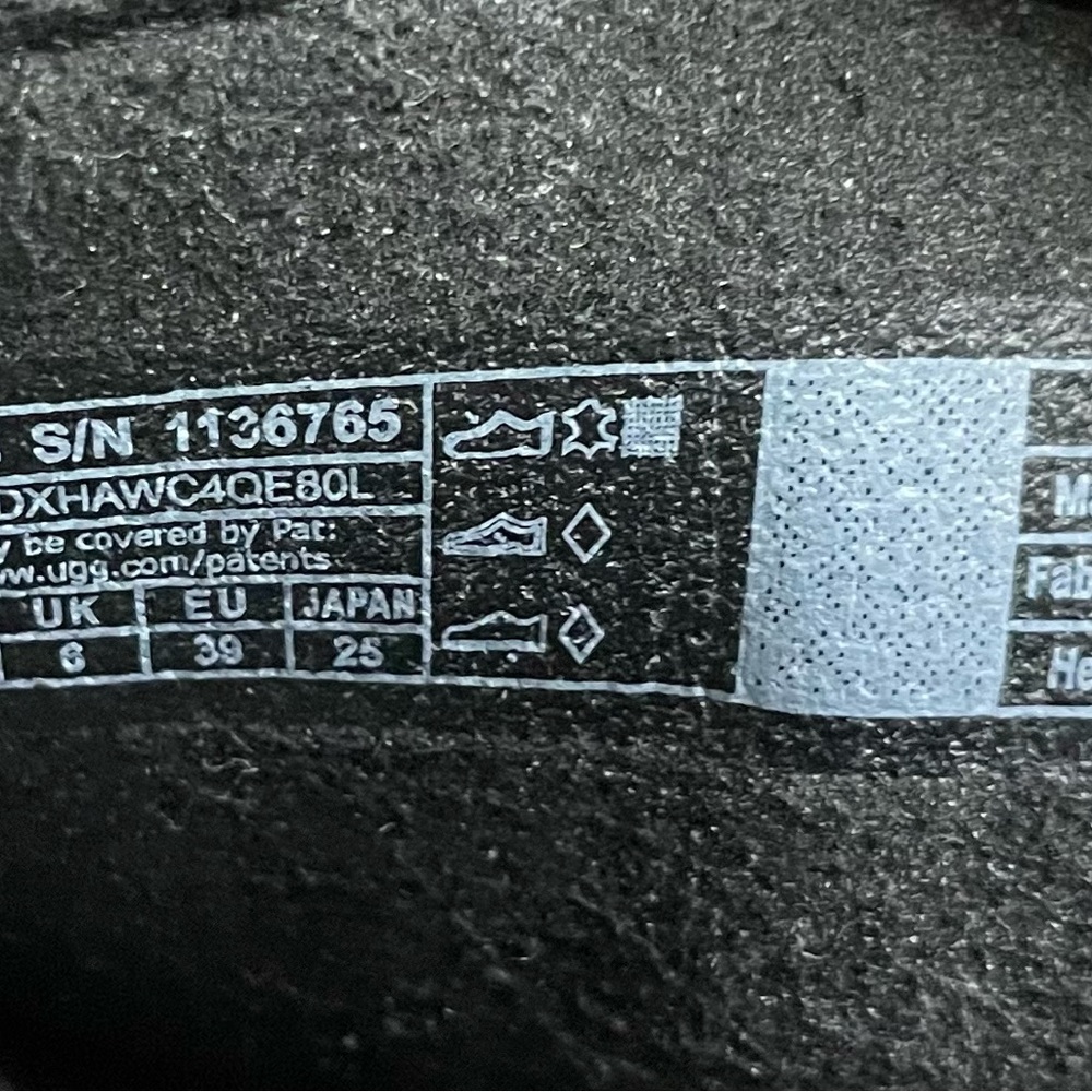 UGG Black Interior Label with Size and Icons